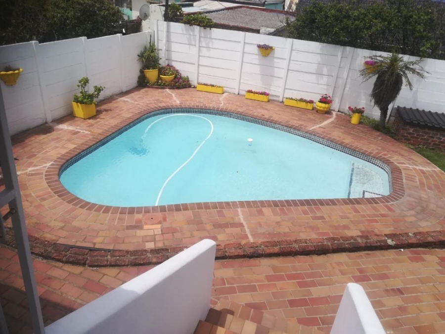 To Let 4 Bedroom Property for Rent in West Bank Eastern Cape